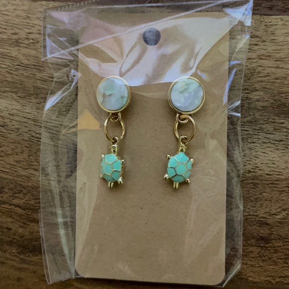 Turtle Earrings - Picture 2 of 2